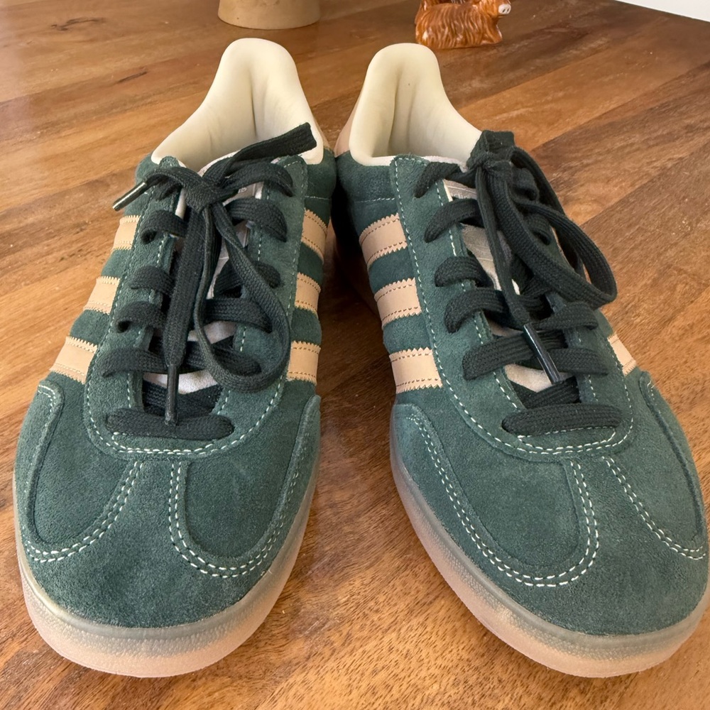 adidas Gazelle’s Like New - Green & Tan
